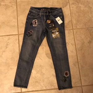 Vigoss girls jeans with Rose details size 8 NWT